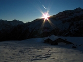 21 Il sole scende dietro il Salina